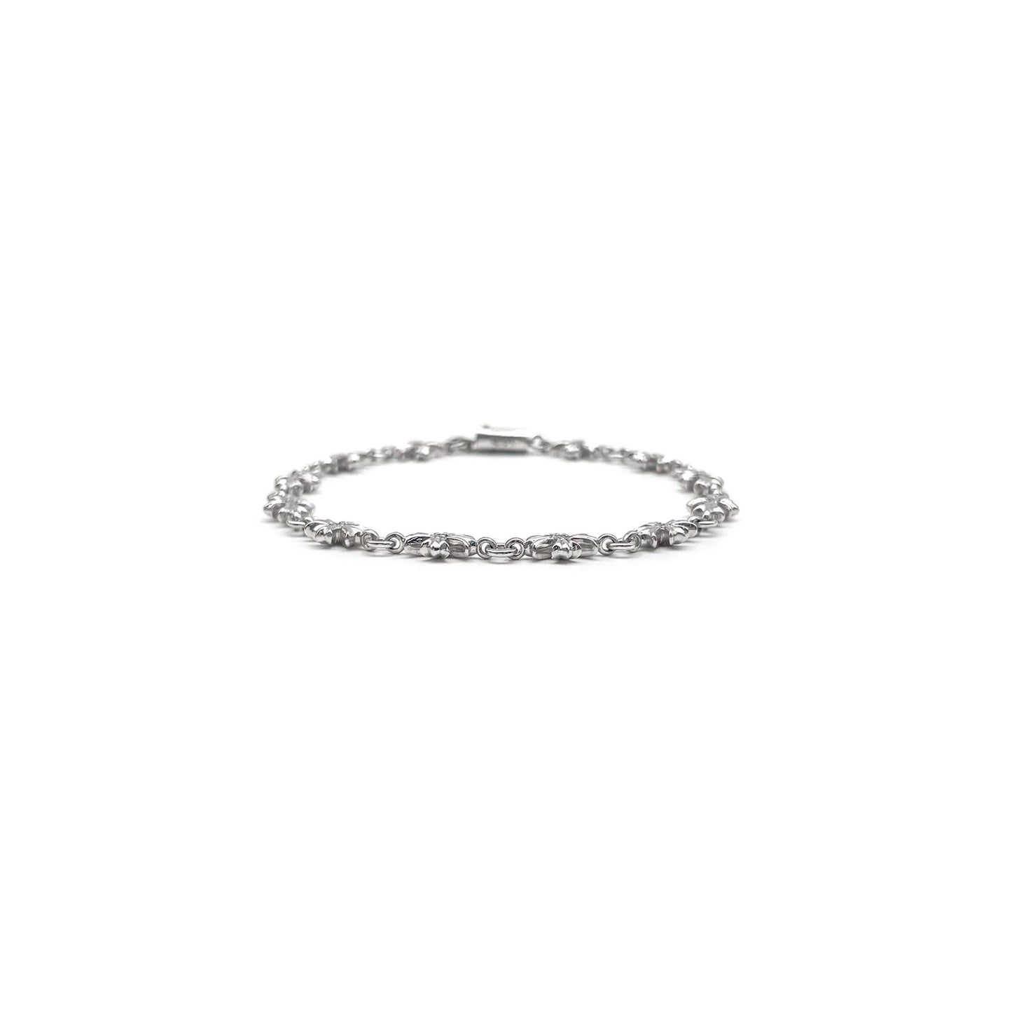 18K White Gold Diamonds Tiny E Bracelet