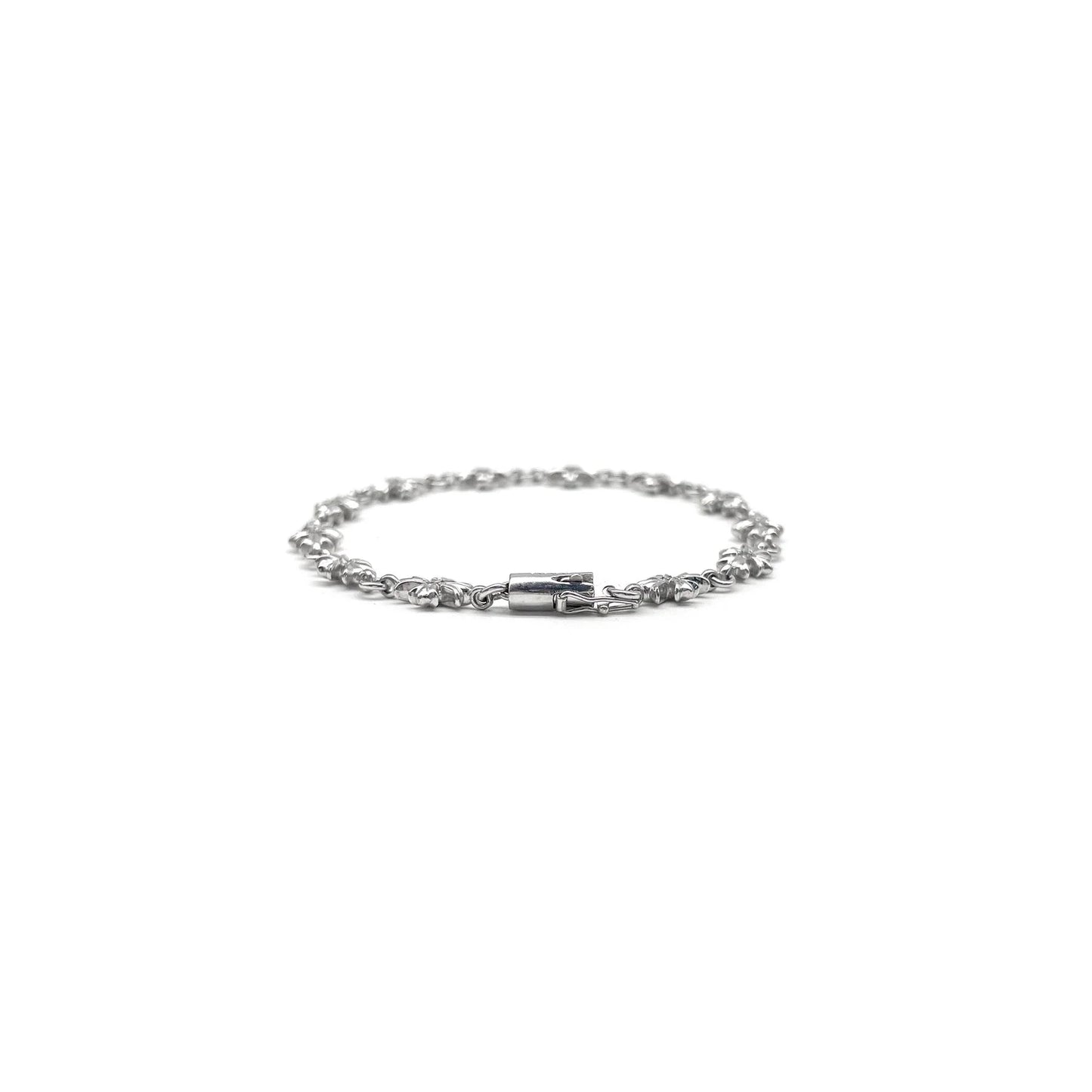 18K White Gold Diamonds Tiny E Bracelet