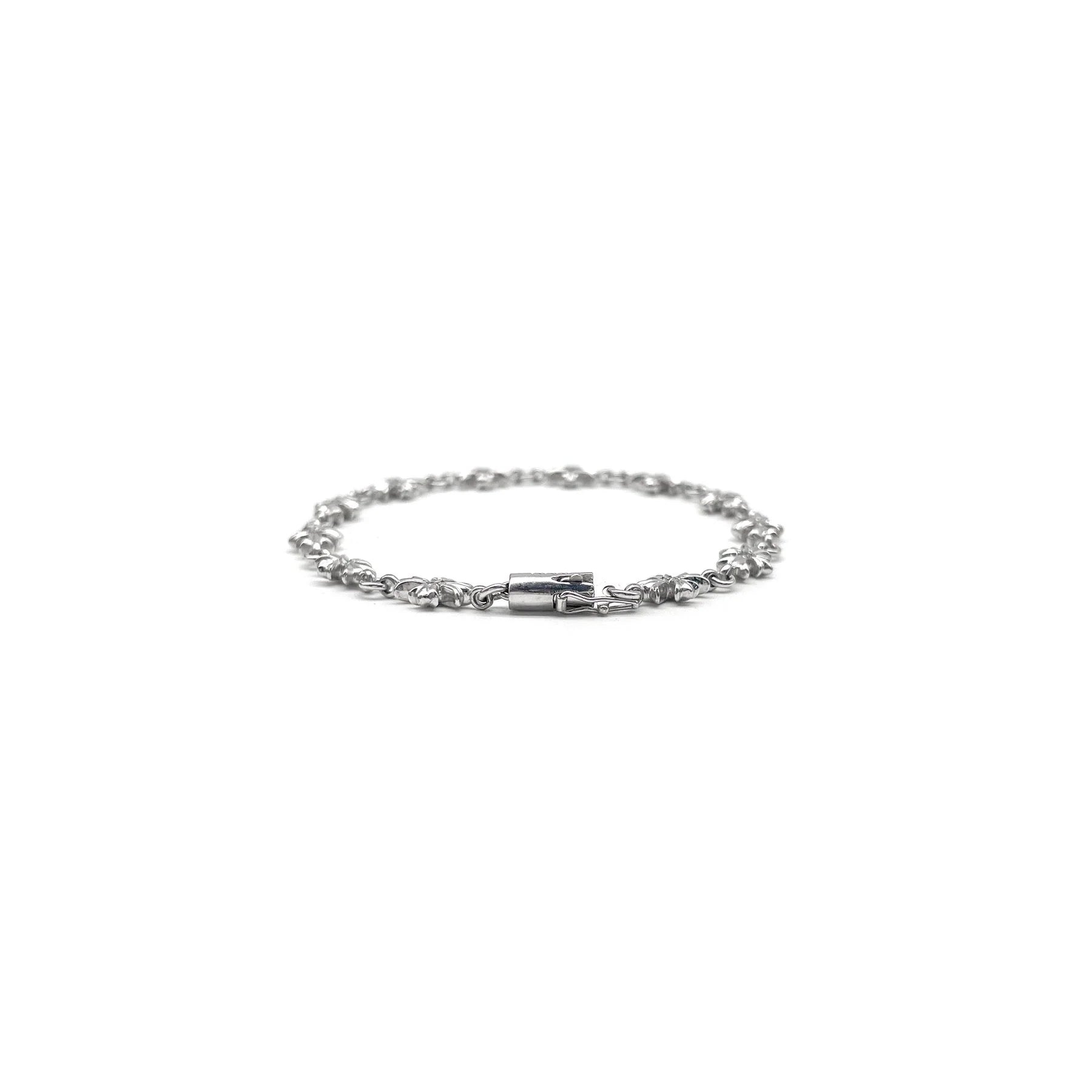 18K White Gold Diamonds Tiny E Bracelet